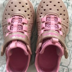 Stride Rite Made2Play Phibian – Rose Gold